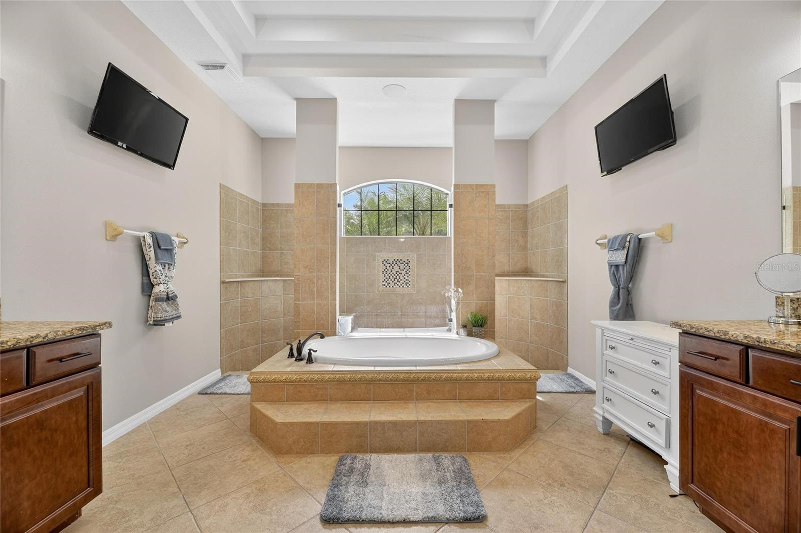 Image 29 of 94 For 121 Falling Water Drive