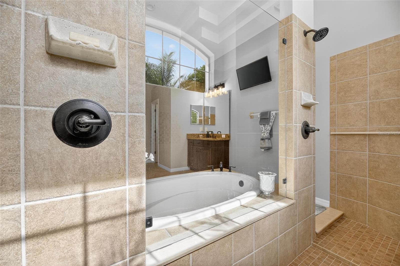 Image 33 of 94 For 121 Falling Water Drive