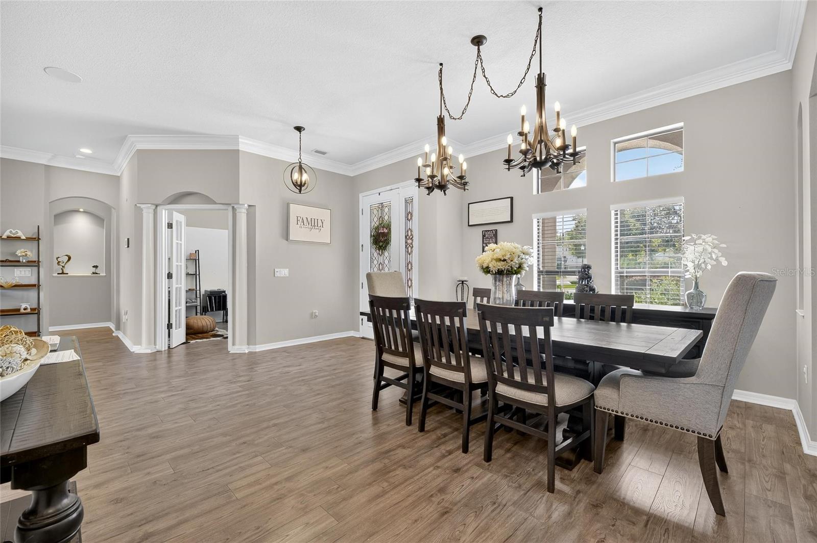 Image 34 of 94 For 121 Falling Water Drive