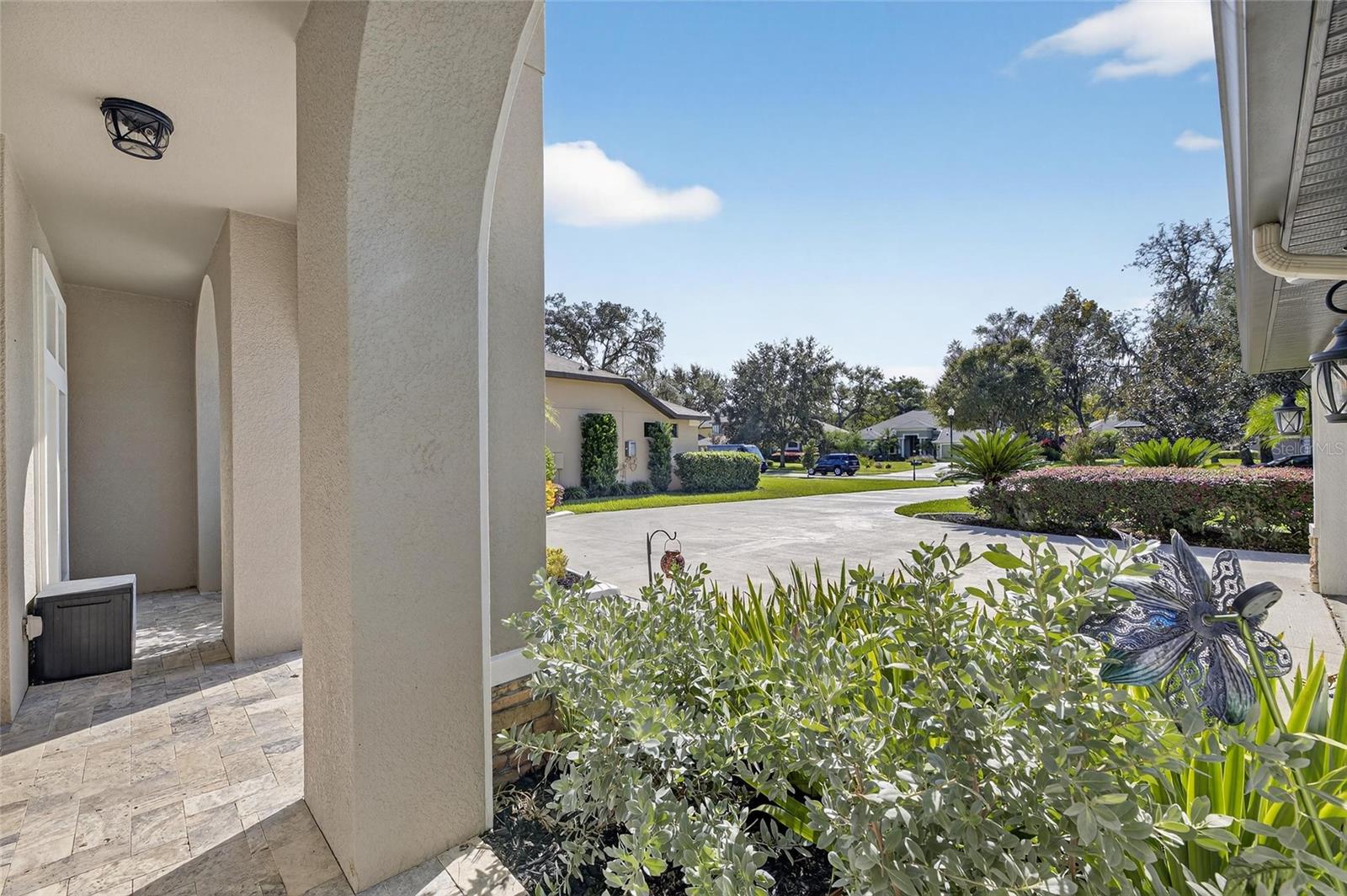 Image 7 of 94 For 121 Falling Water Drive