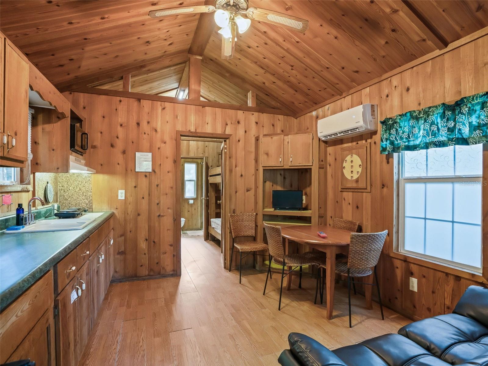 Image 34 of 87 For 15260 152nd Place