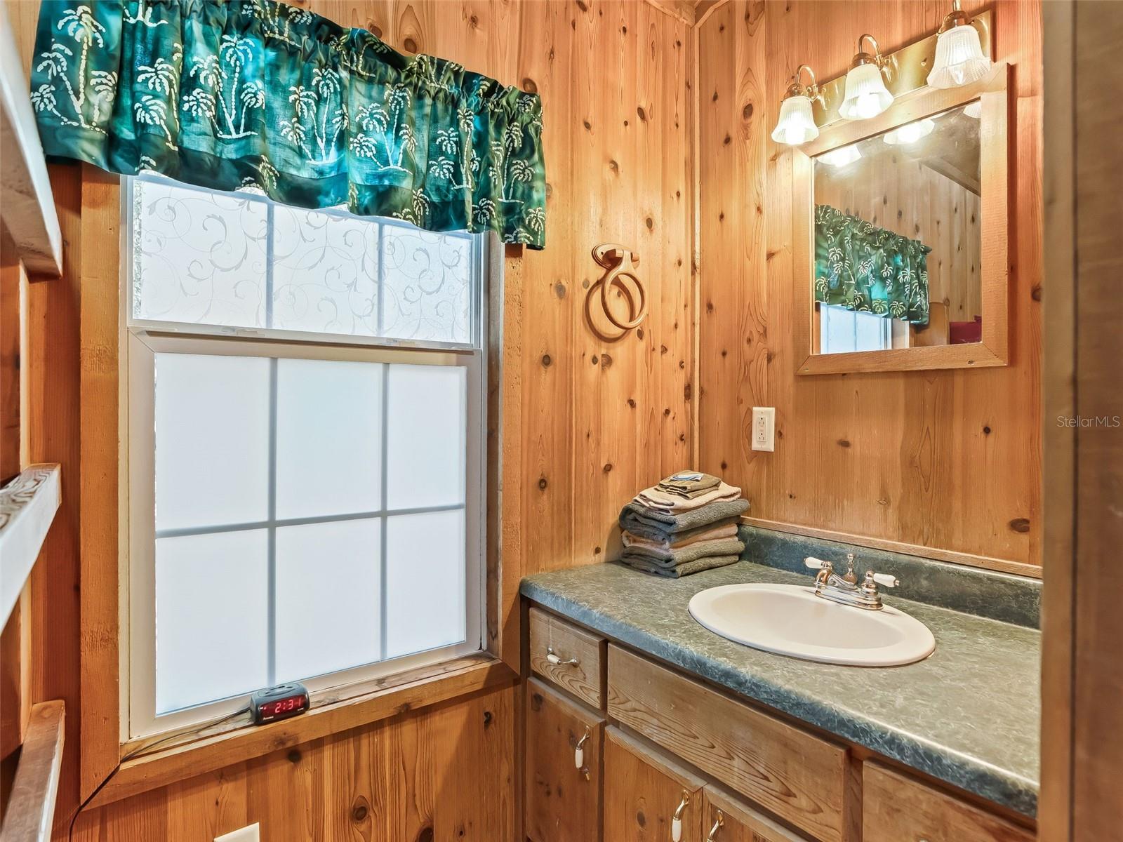 Image 38 of 87 For 15260 152nd Place