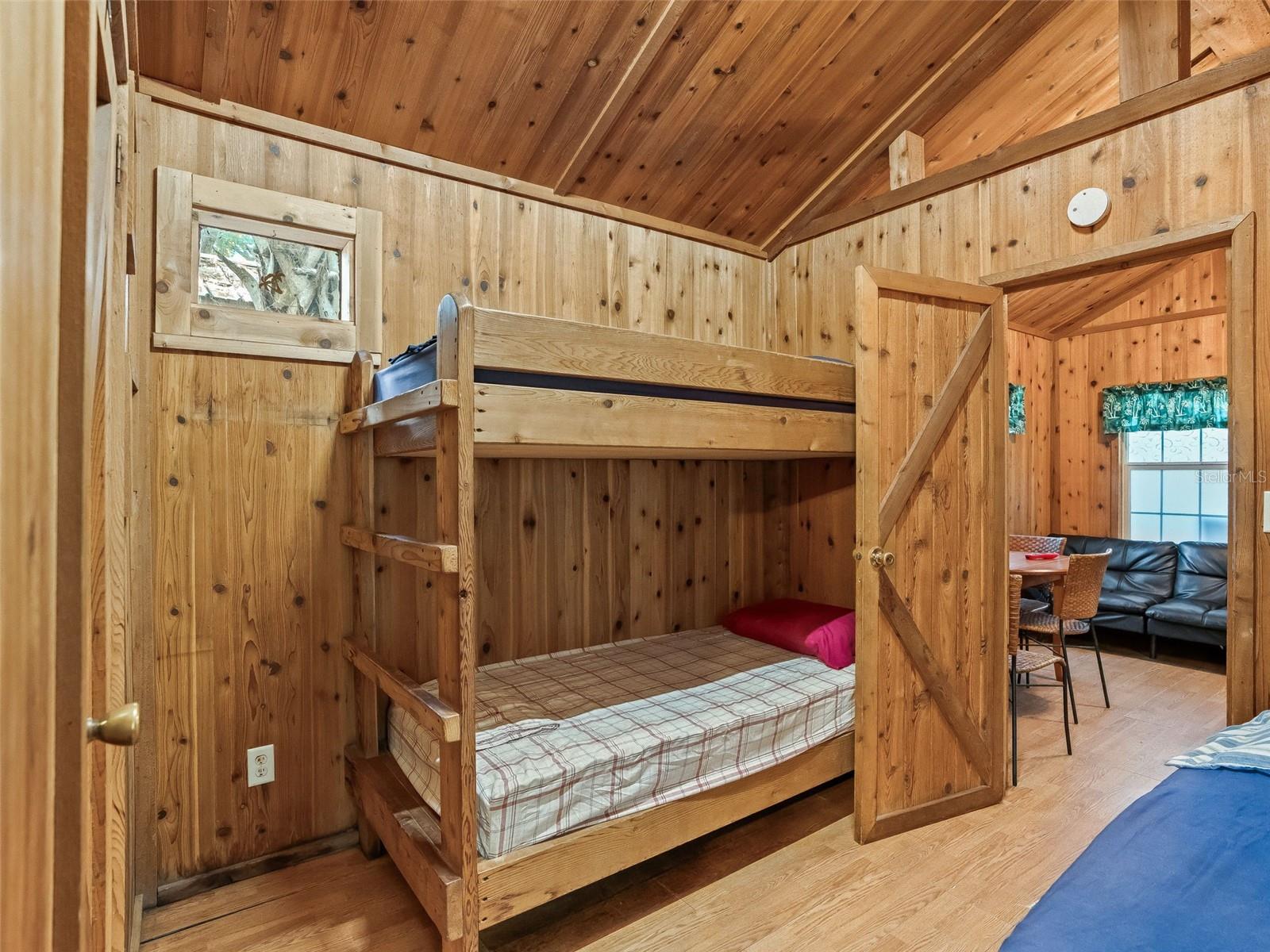 Image 39 of 87 For 15260 152nd Place