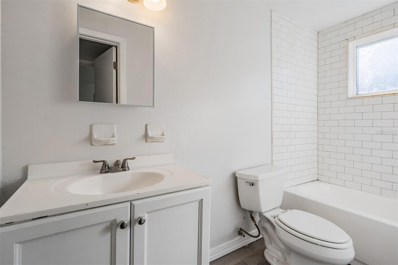 Image 28 of 33 For 1707 Idell Street