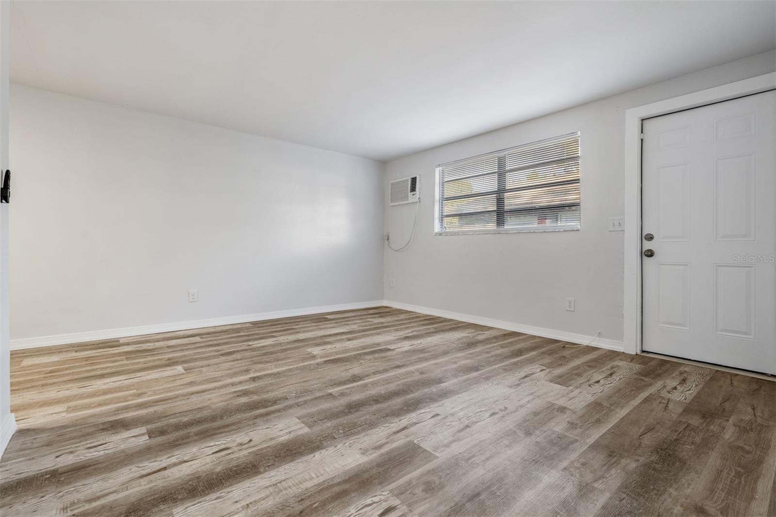 Image 9 of 33 For 1707 Idell Street