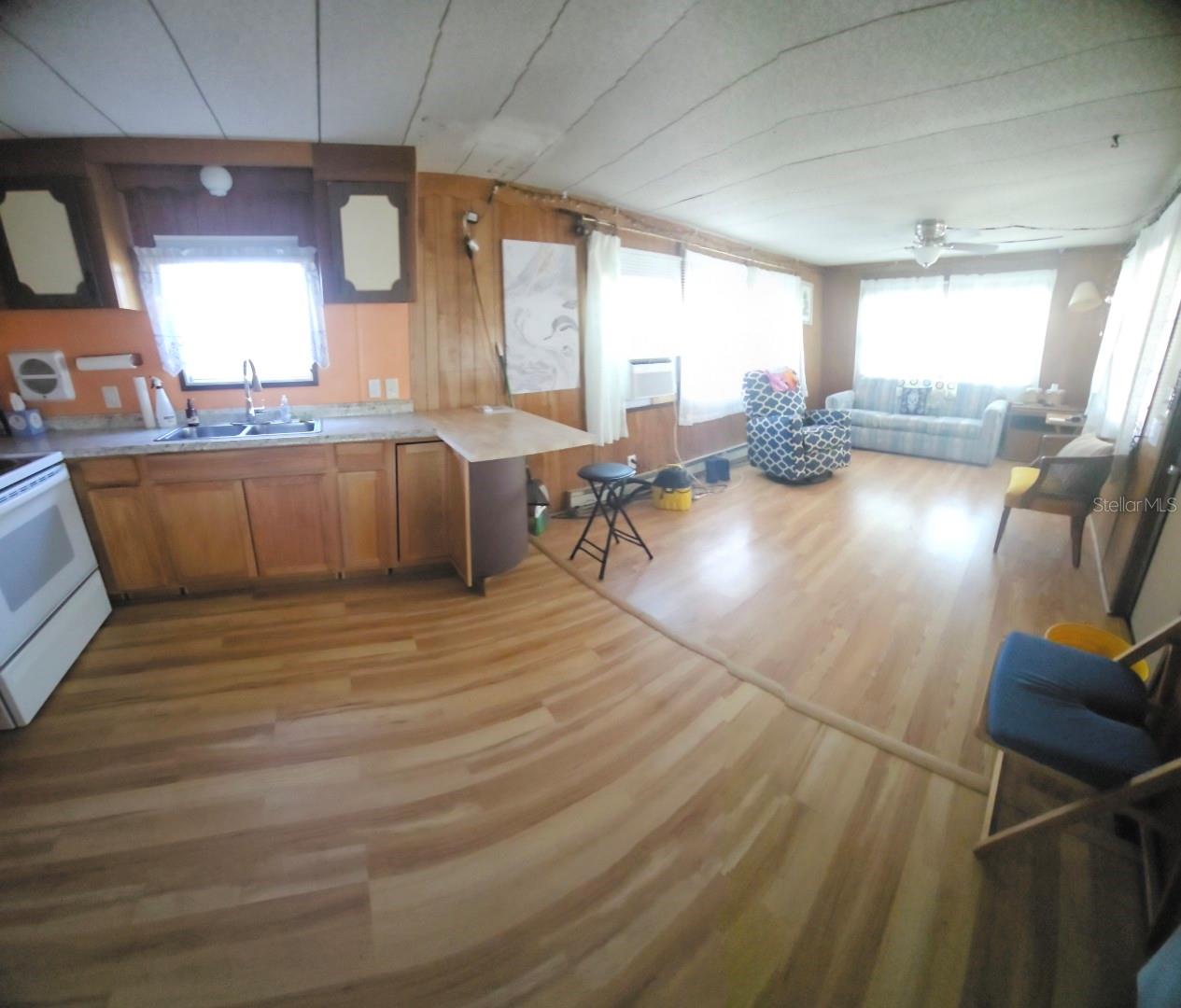 Listing photo id 0 for 4097 46th Avenue N 320