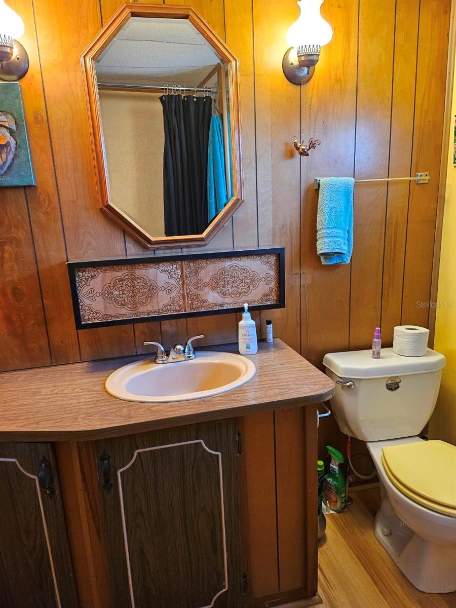 Listing photo id 4 for 4097 46th Avenue N 320