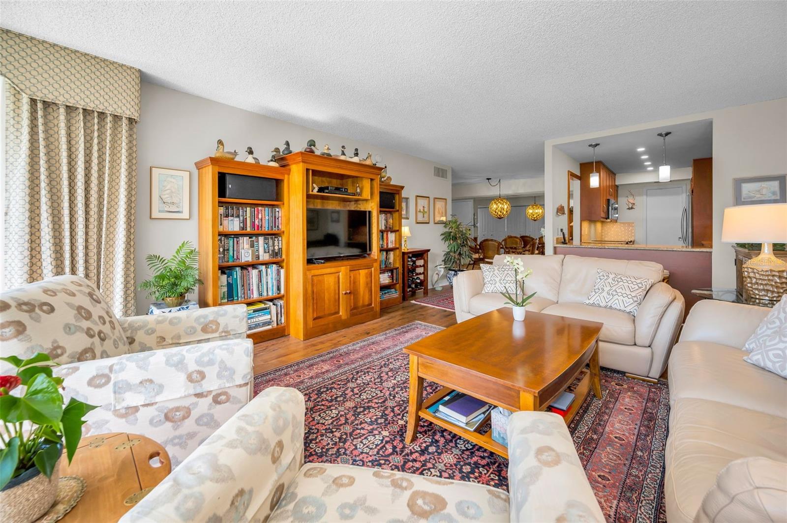 Image 14 of 42 For 632 Edgewater Drive 433