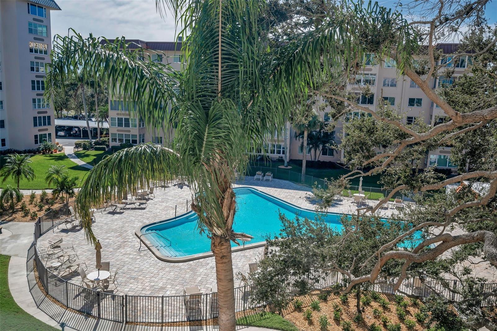 Image 25 of 42 For 632 Edgewater Drive 433