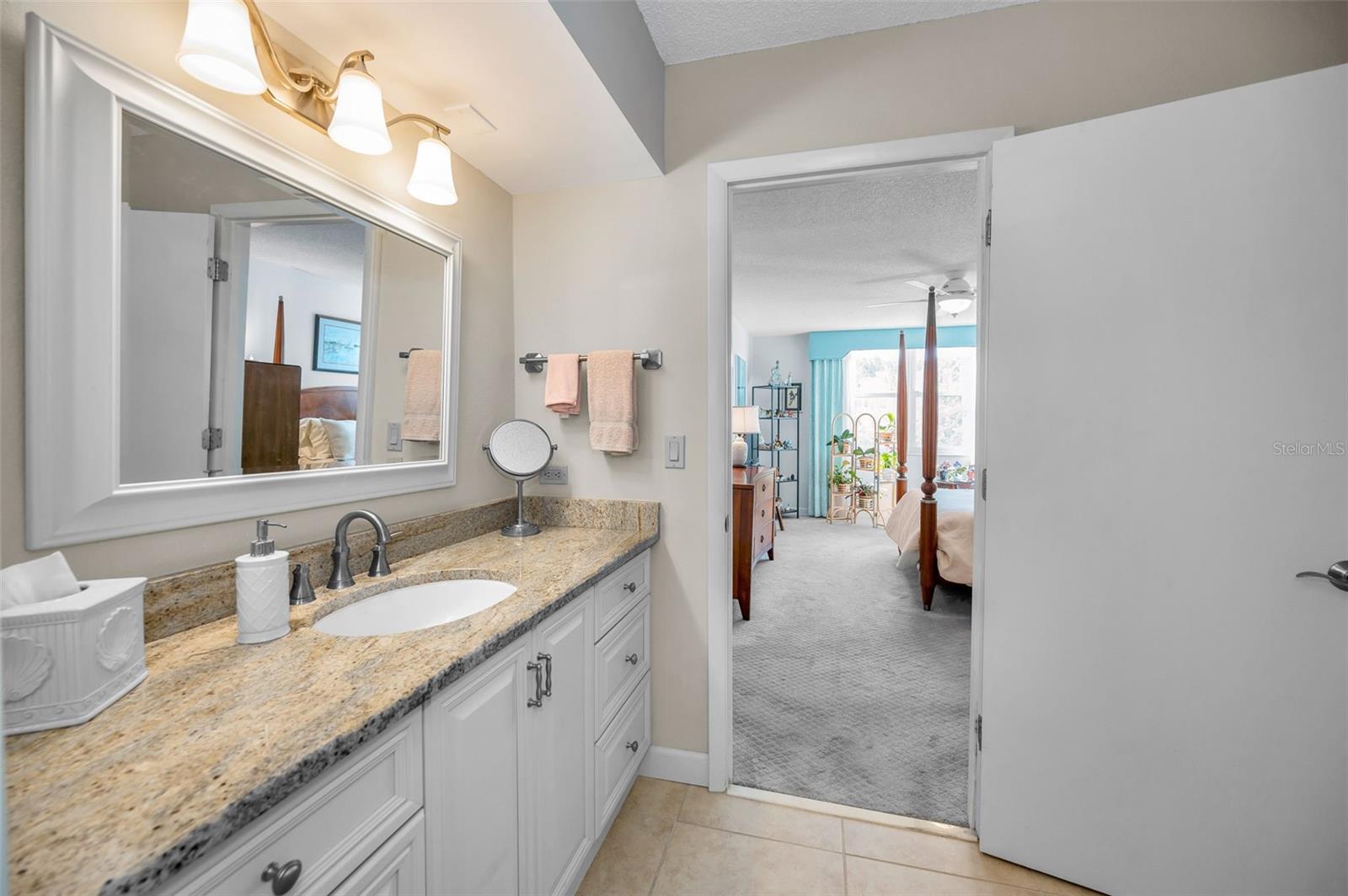 Image 28 of 42 For 632 Edgewater Drive 433