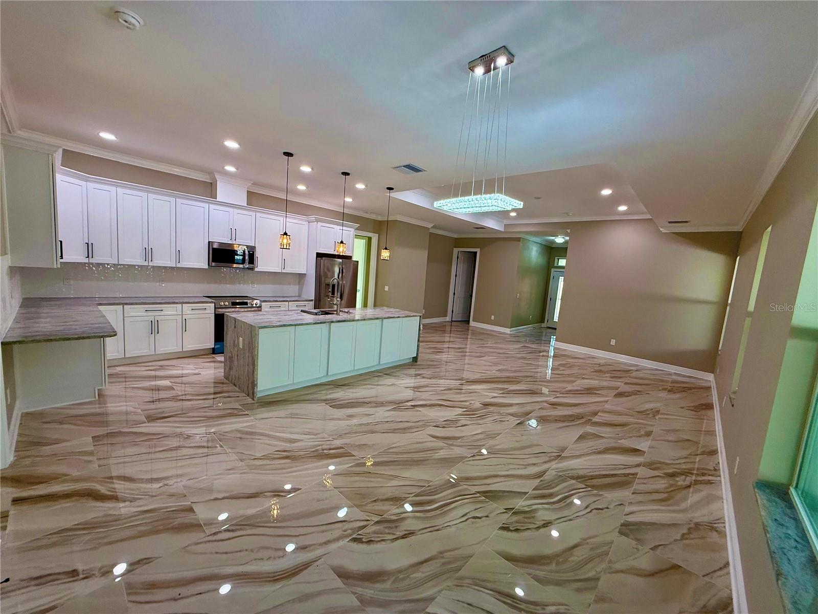 Image 18 of 48 For 8511 Newport Avenue