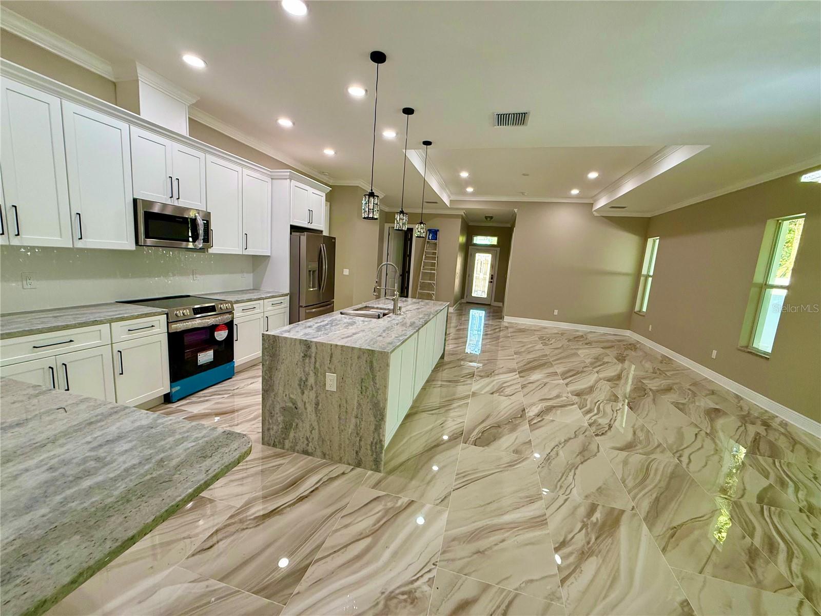 Image 19 of 48 For 8511 Newport Avenue