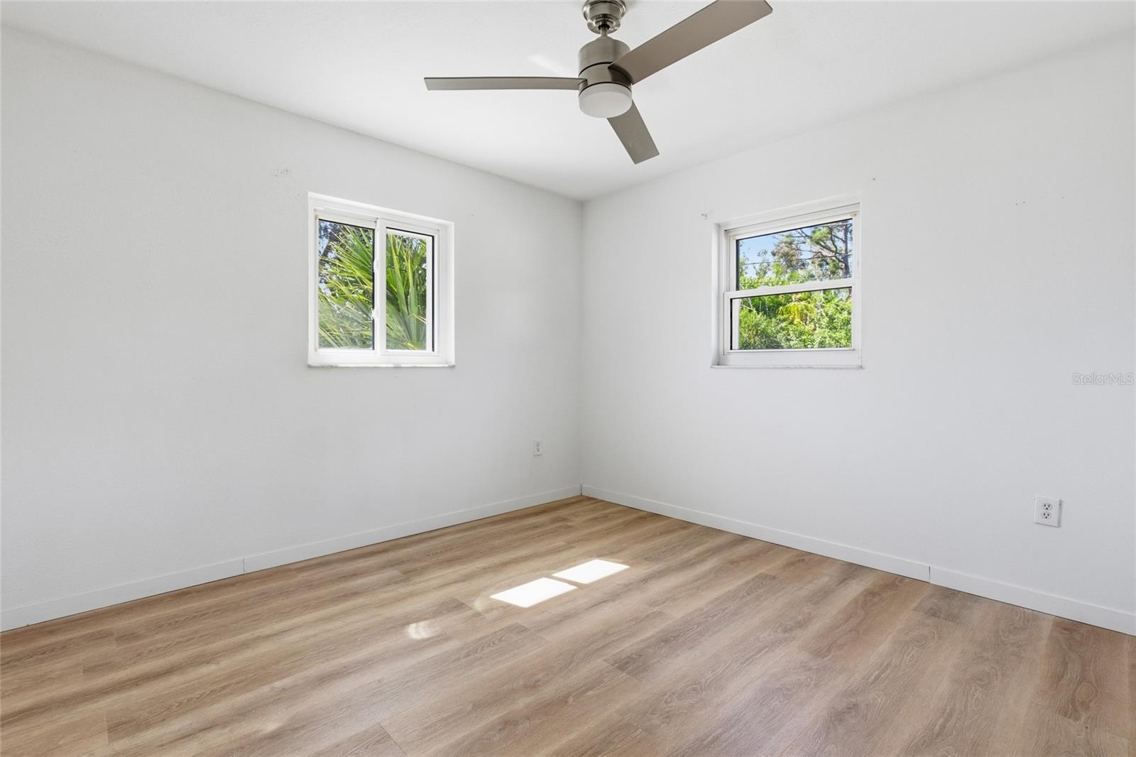 Image 17 of 35 For 4477 Shady Lane