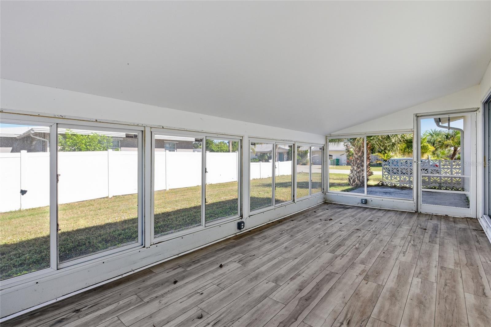 Image 23 of 35 For 4477 Shady Lane