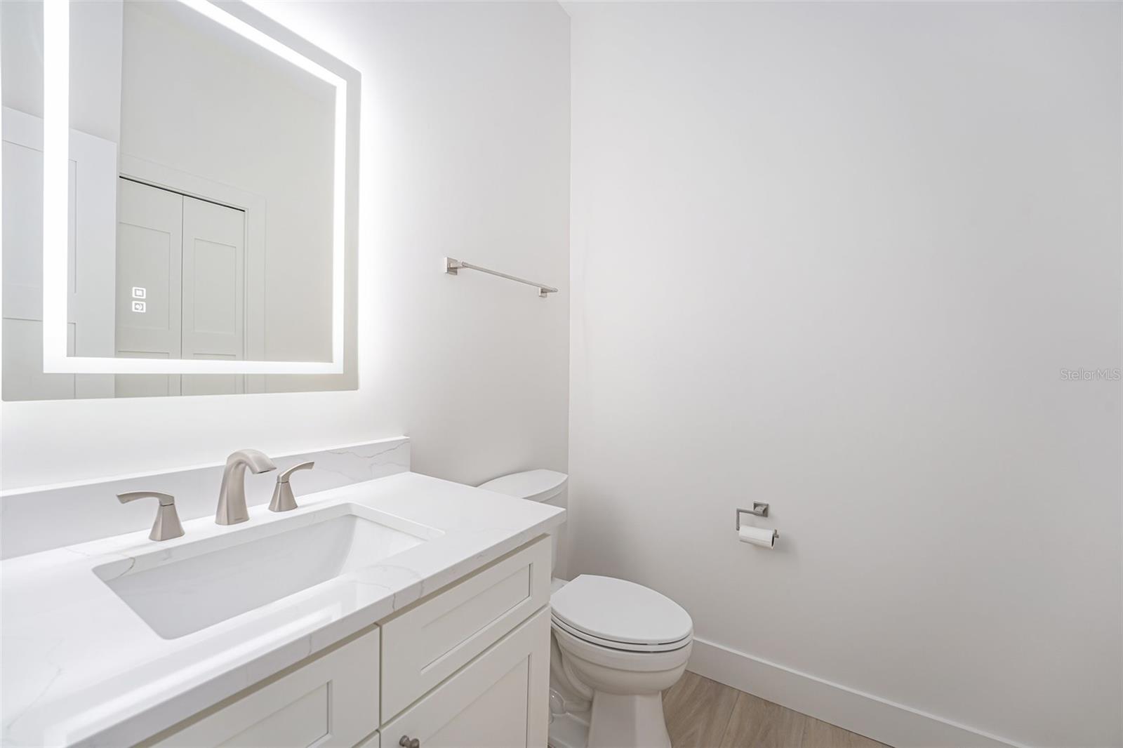 Image 13 of 52 For 514 Summit Street