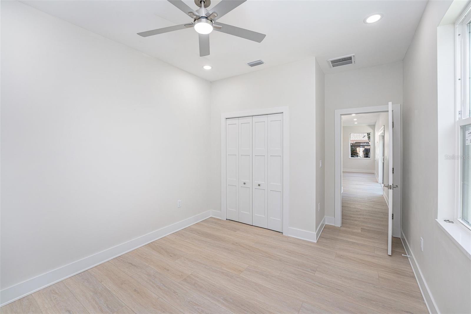 Image 16 of 52 For 514 Summit Street