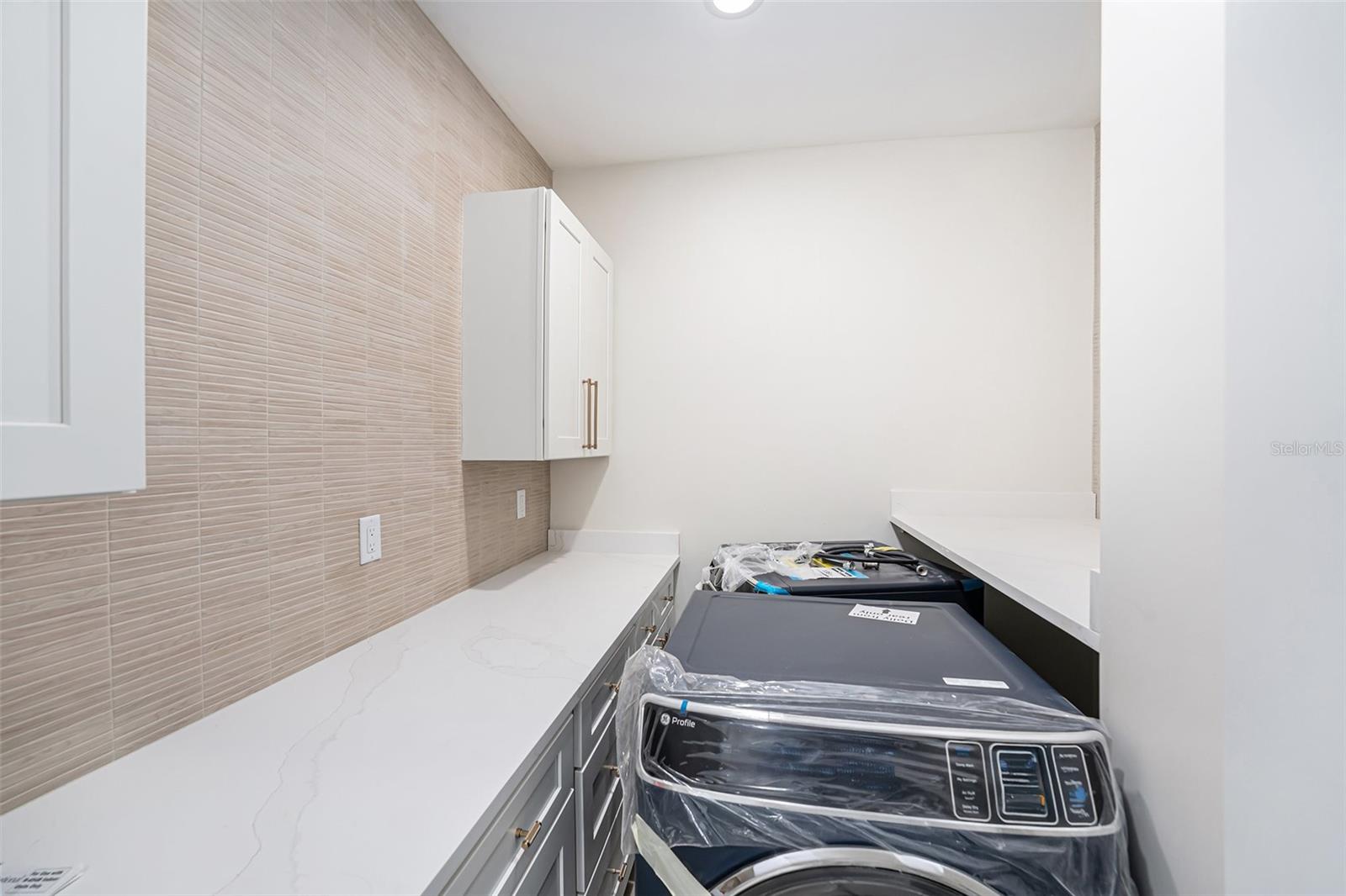 Image 31 of 52 For 514 Summit Street