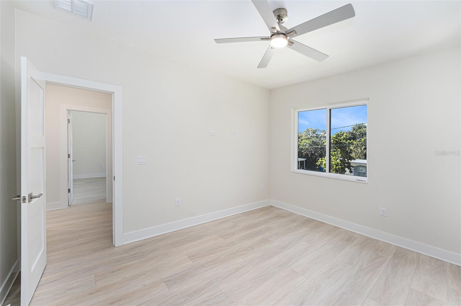 Image 36 of 52 For 514 Summit Street