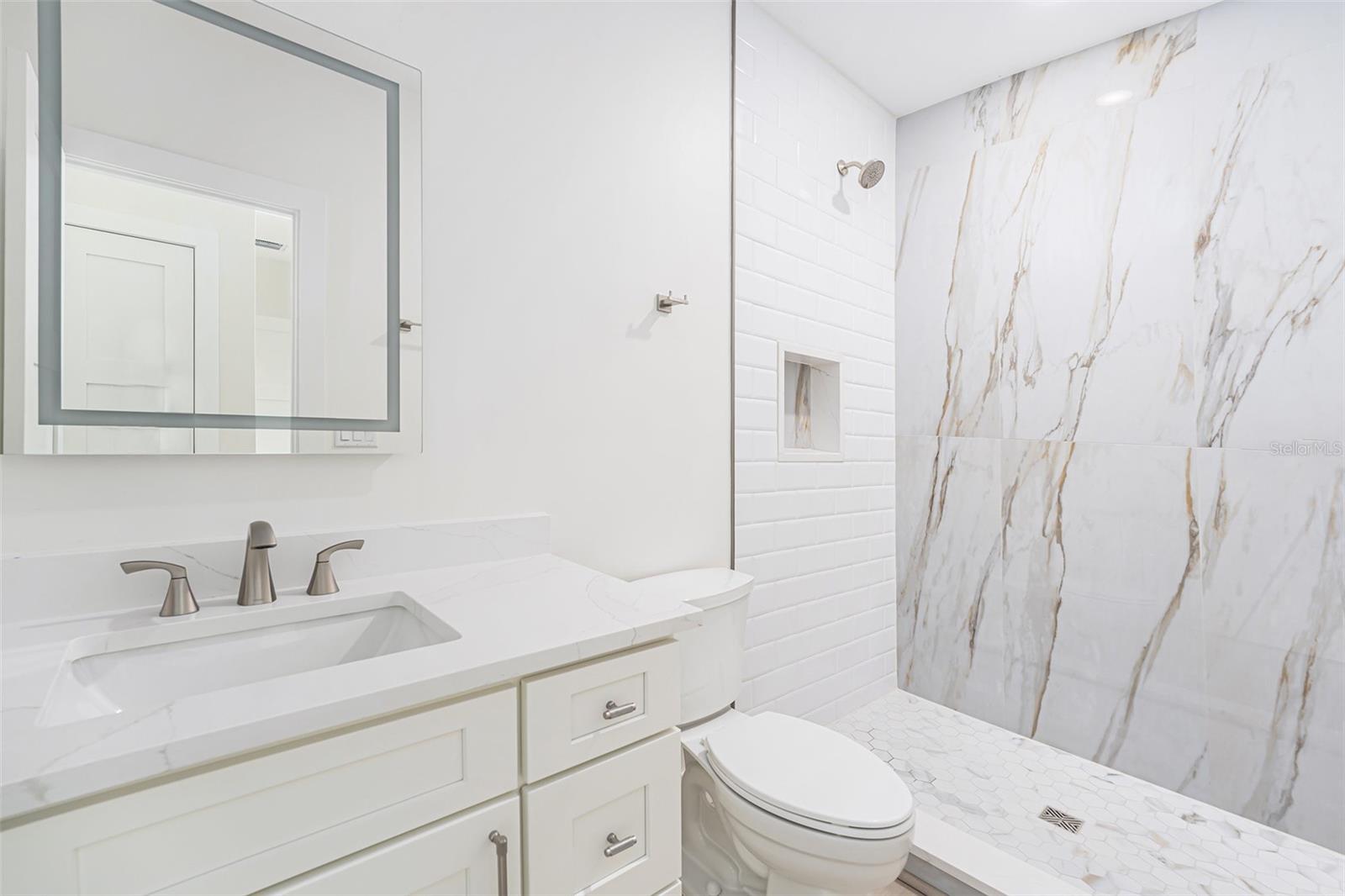 Image 37 of 52 For 514 Summit Street