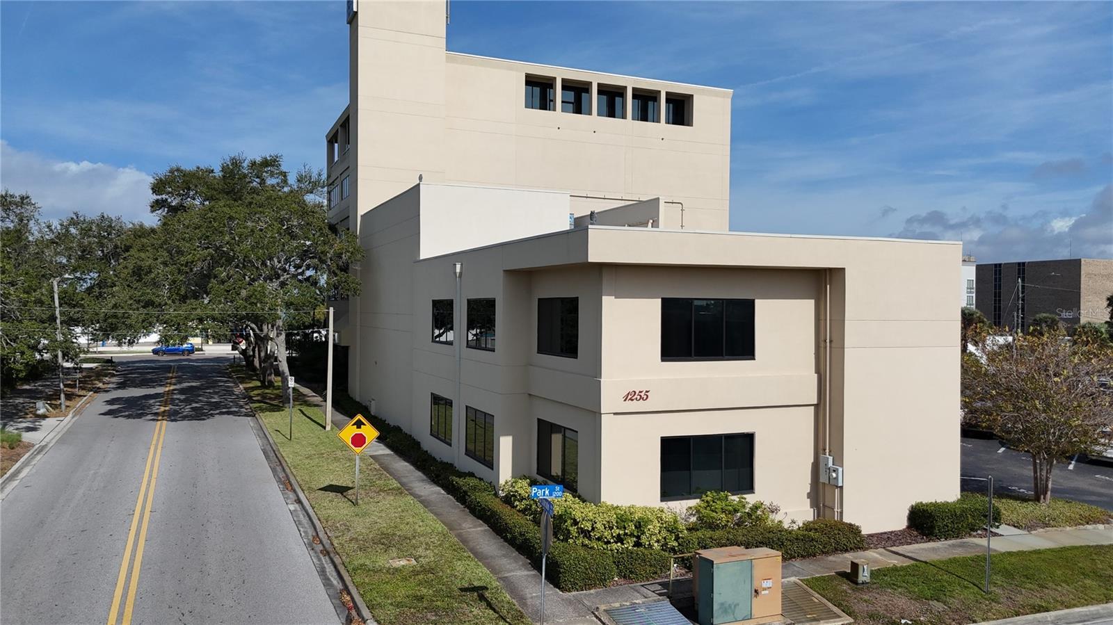 Image 2 of 13 For 1255 Cleveland Street 400