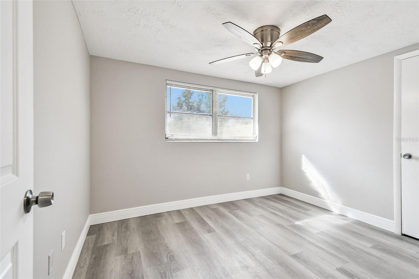 Image 20 of 42 For 3243 Eisenhower Drive