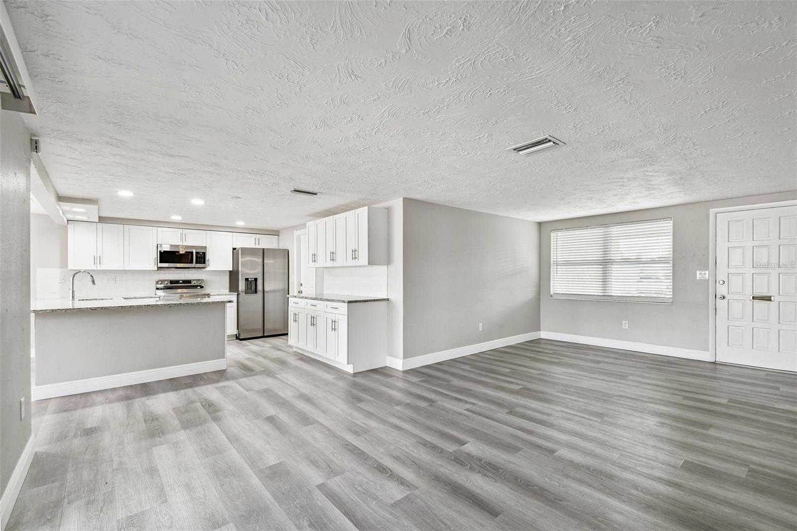 Image 5 of 42 For 3243 Eisenhower Drive