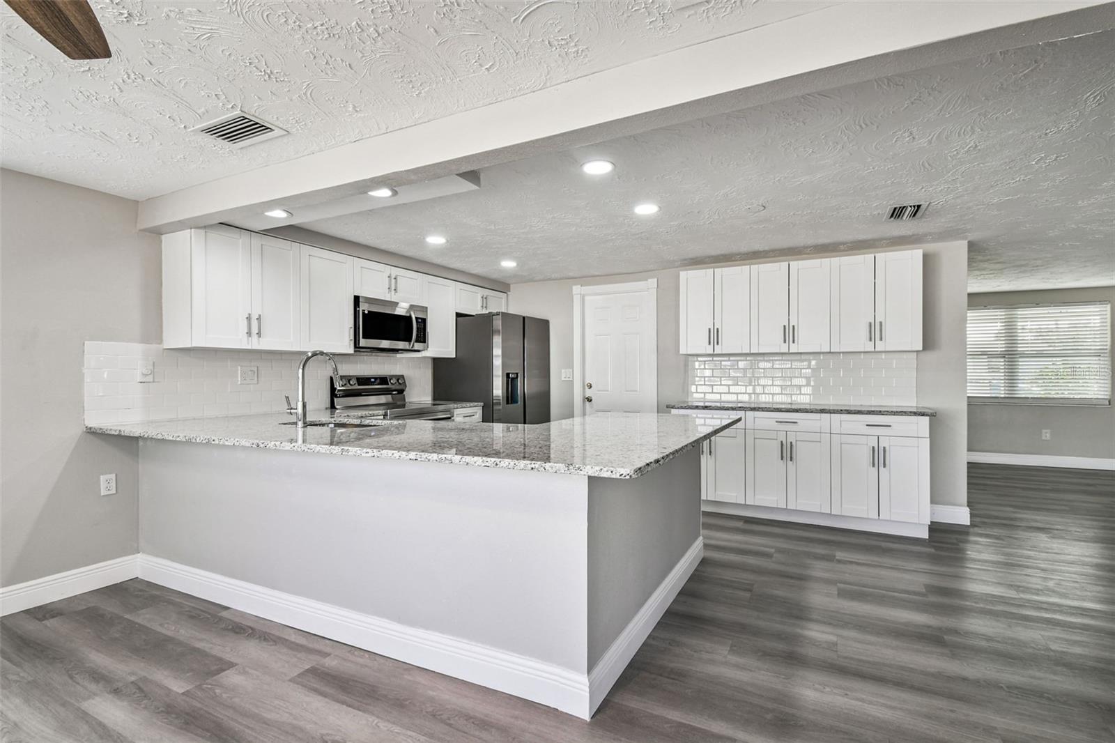 Image 9 of 42 For 3243 Eisenhower Drive