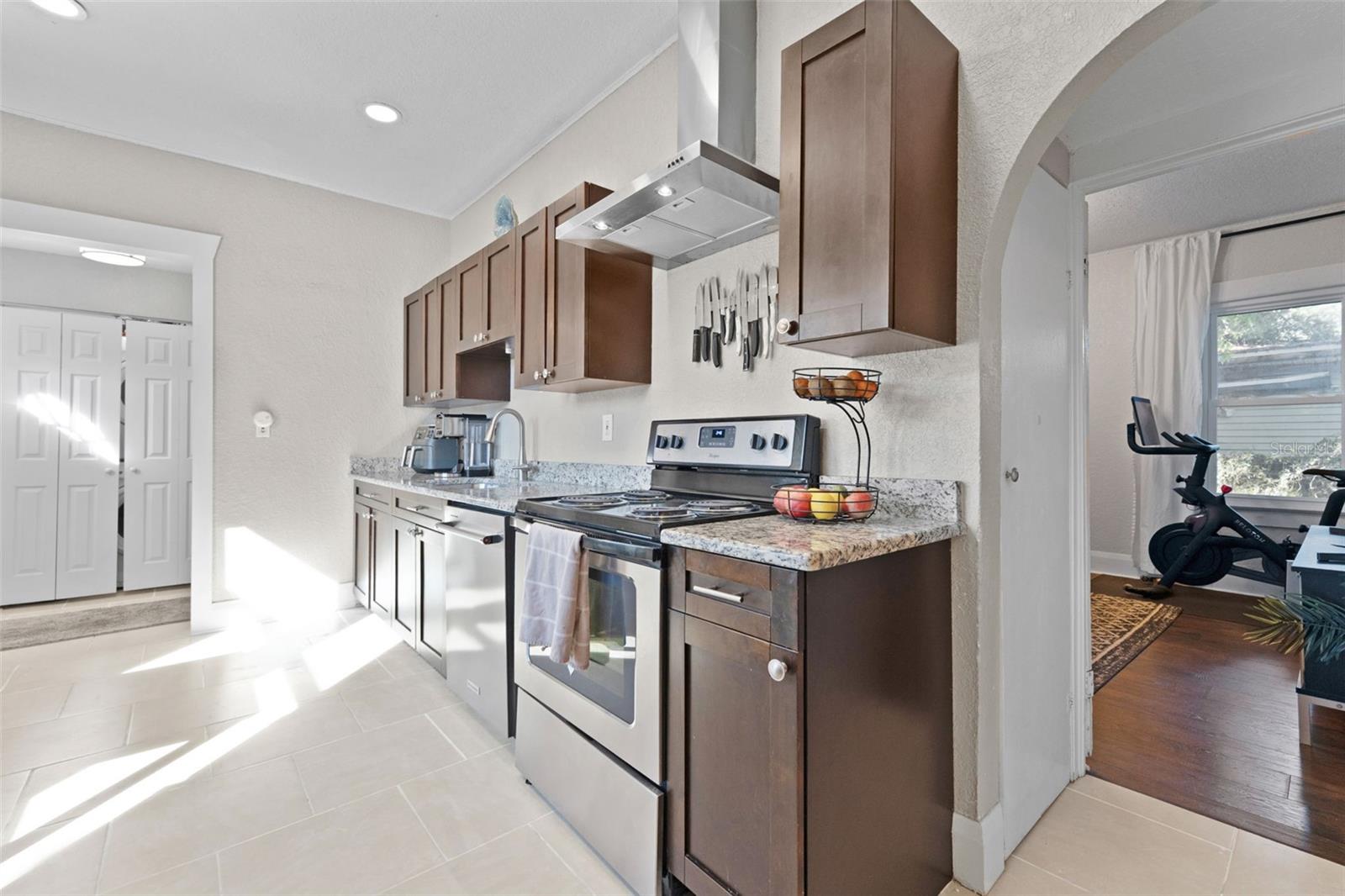 Image 14 of 34 For 1202 Ida Street