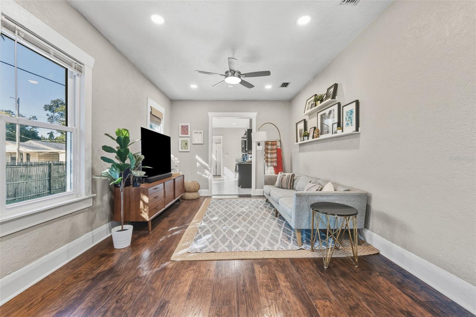 Image 9 of 34 For 1202 Ida Street