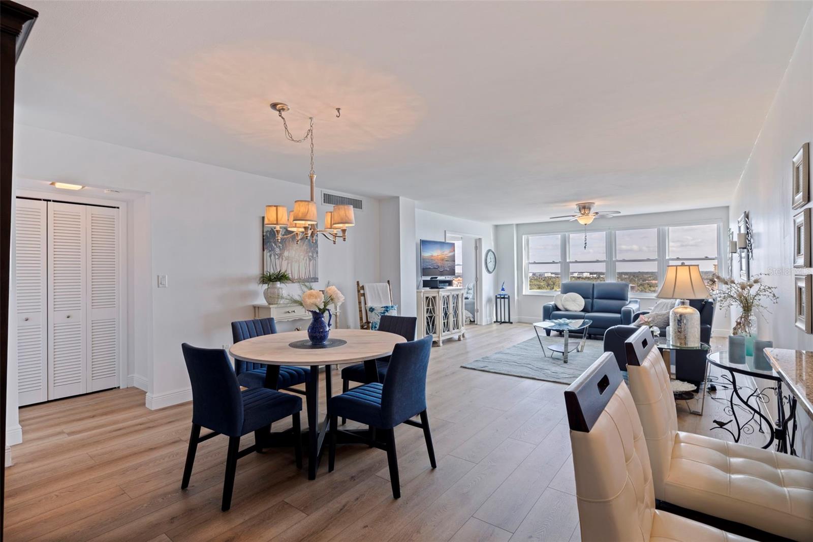 Image 11 of 58 For 5200 Brittany Drive S 1701