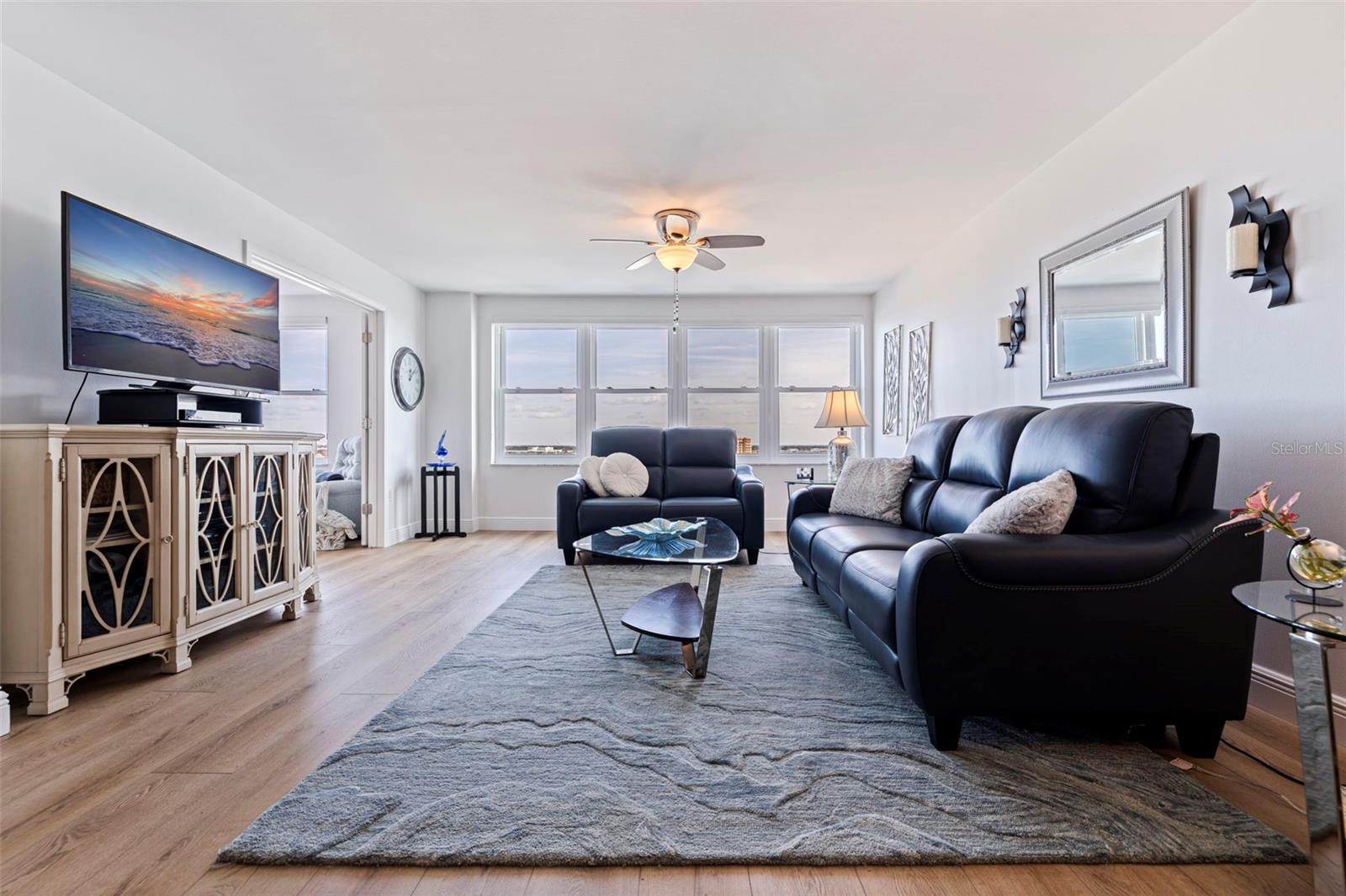 Image 15 of 58 For 5200 Brittany Drive S 1701