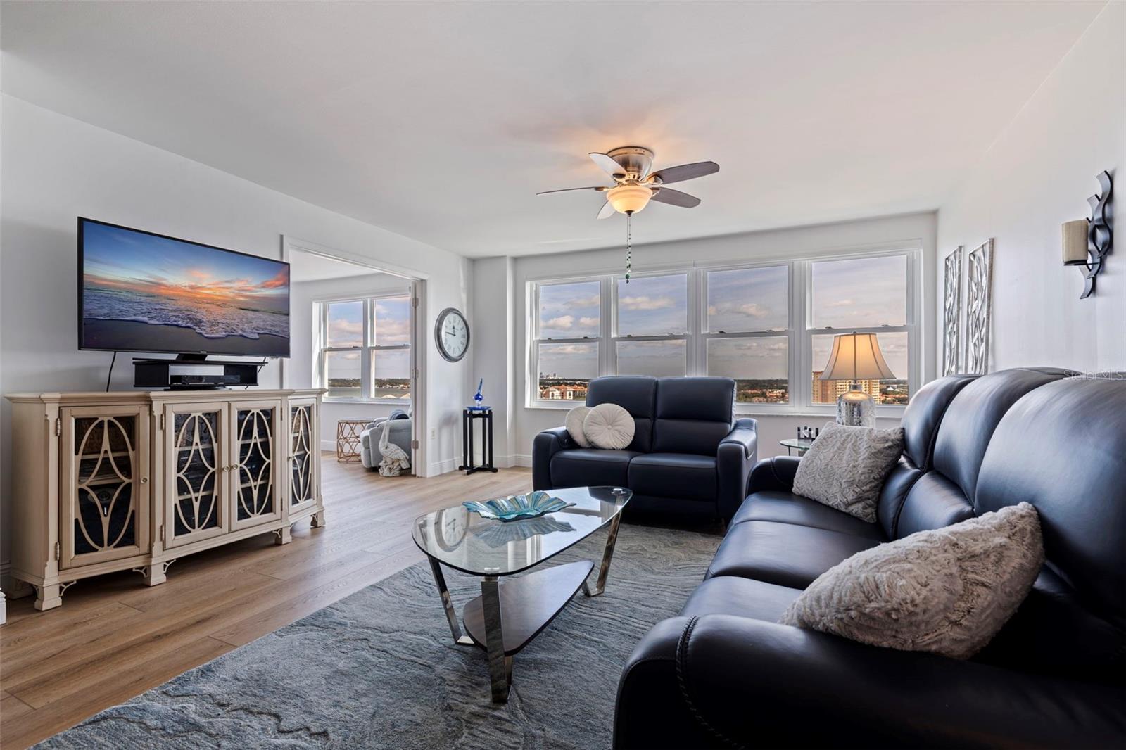 Image 17 of 58 For 5200 Brittany Drive S 1701