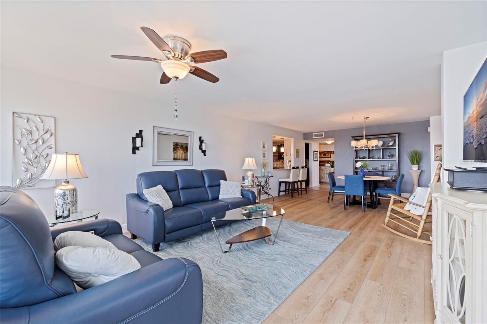 Image 19 of 58 For 5200 Brittany Drive S 1701