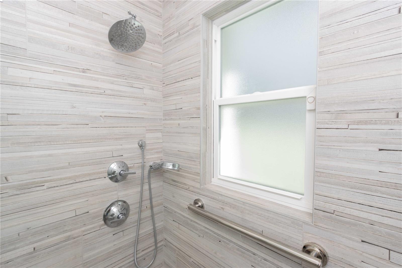 Image 22 of 36 For 107 8th Street