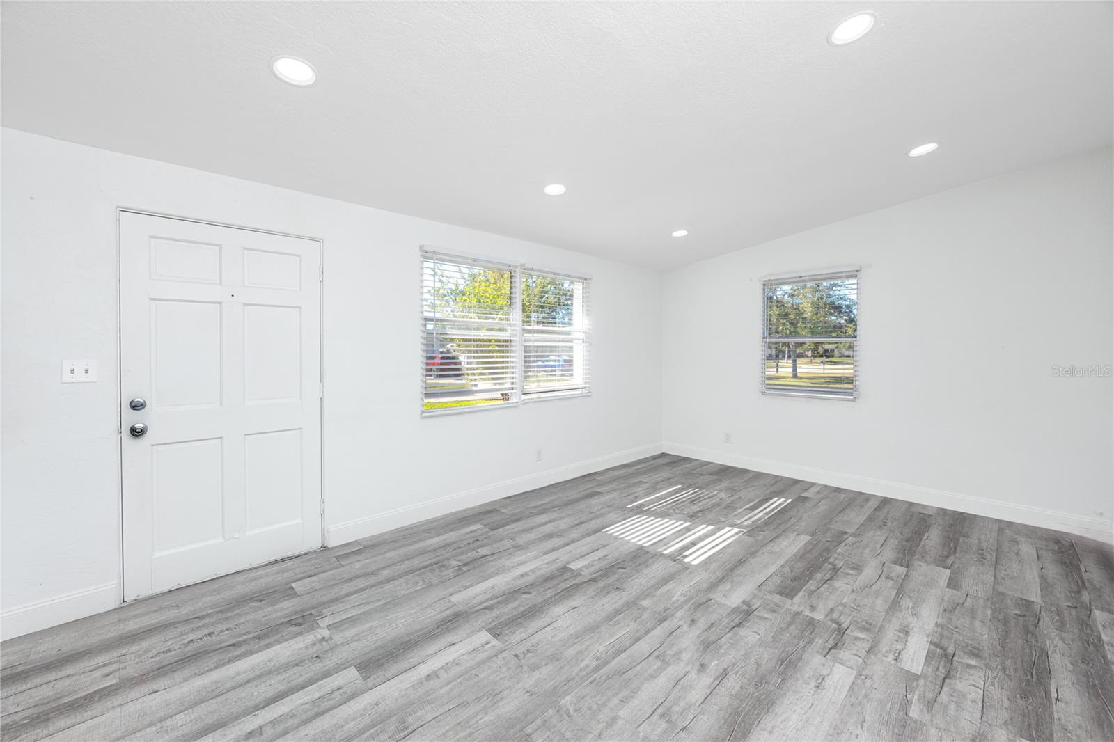 Image 11 of 34 For 6745 88th Avenue N