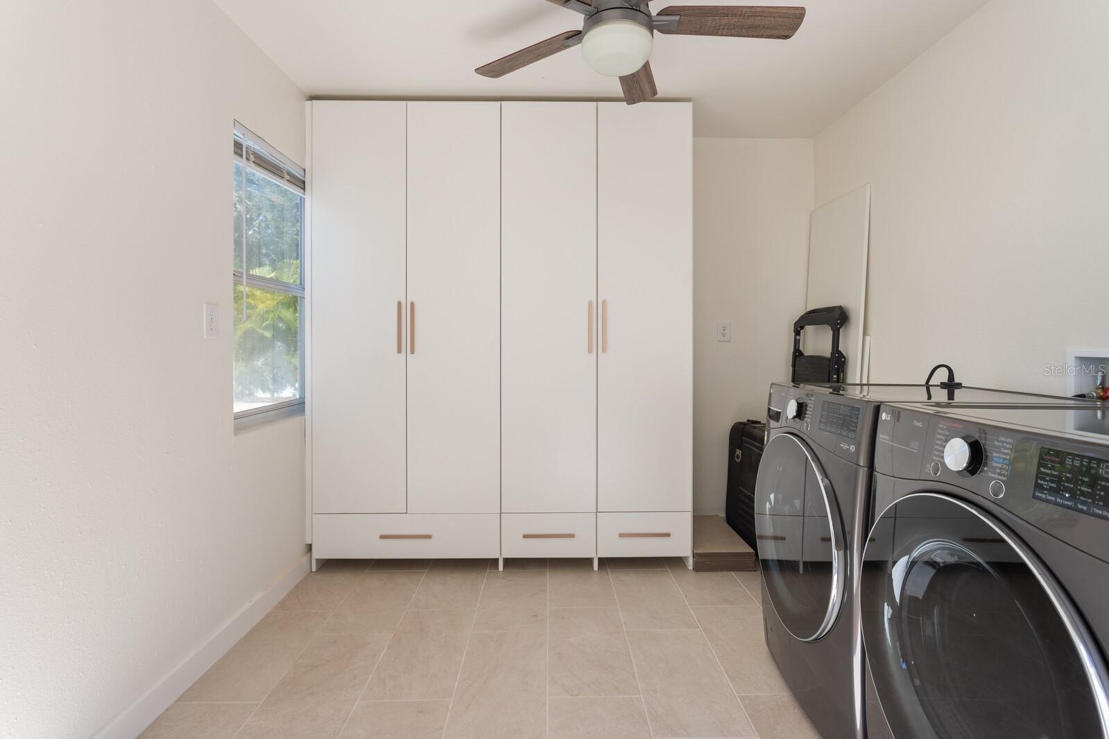 Image 21 of 50 For 4109 Bay Court Avenue