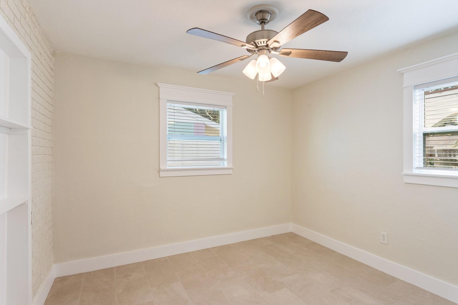 Image 37 of 50 For 4109 Bay Court Avenue