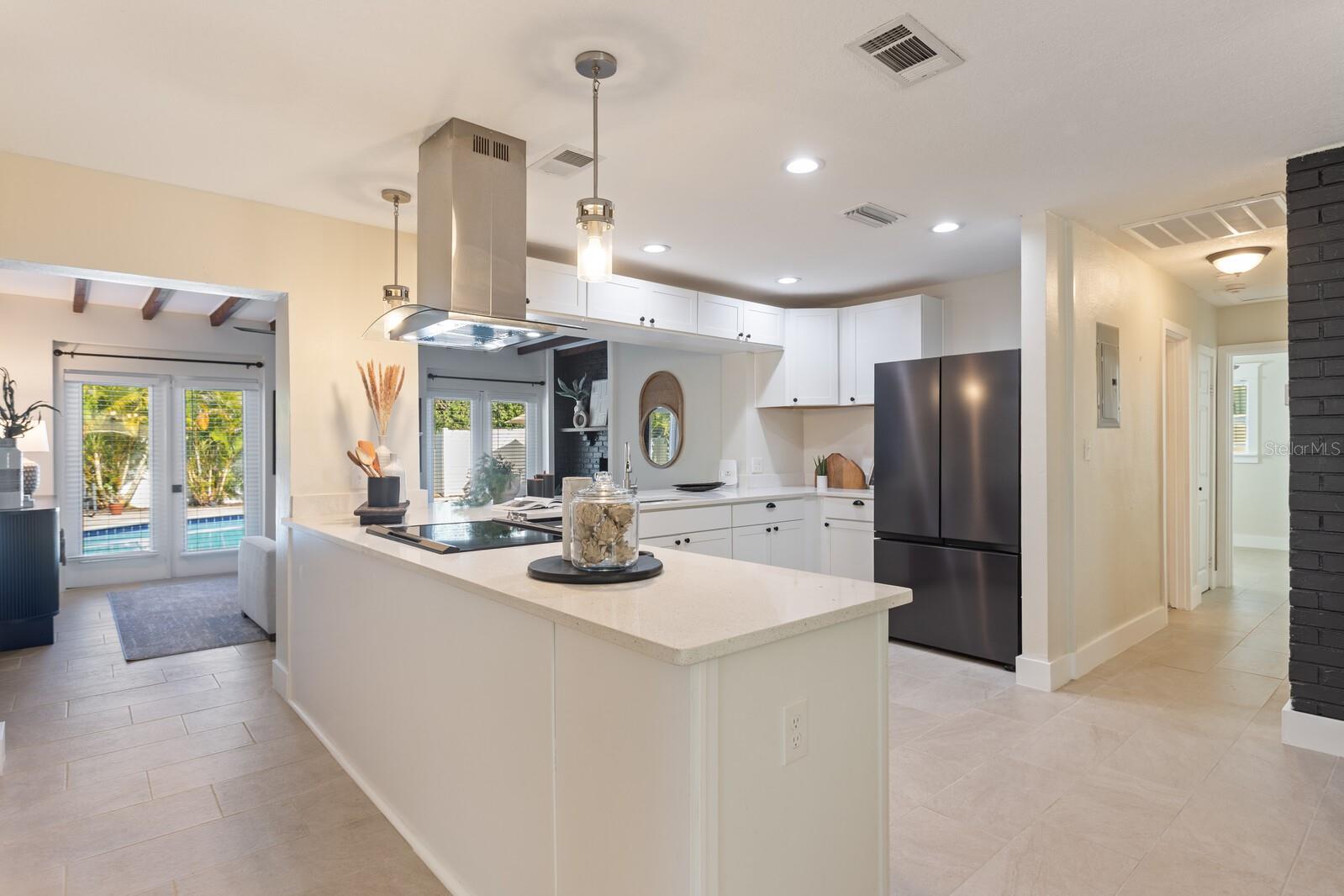 Image 7 of 50 For 4109 Bay Court Avenue