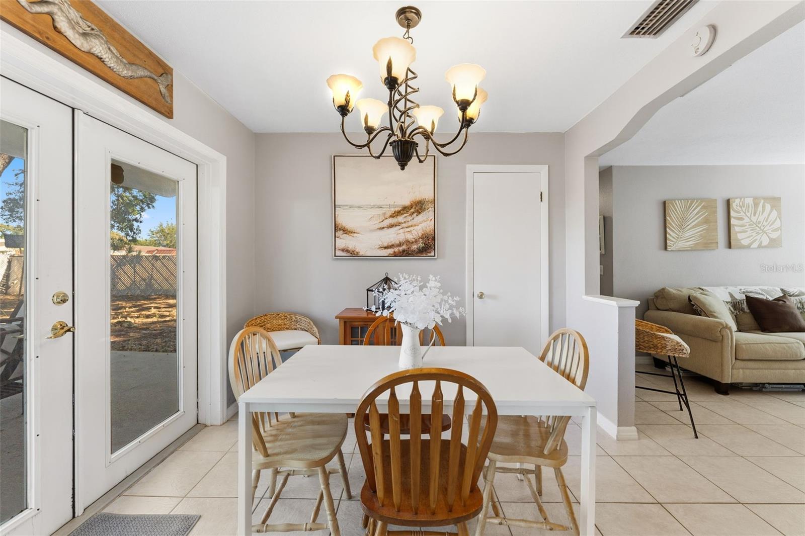 Image 15 of 39 For 6507 Los Altos Way