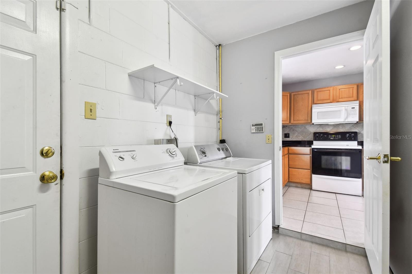 Image 18 of 39 For 6507 Los Altos Way