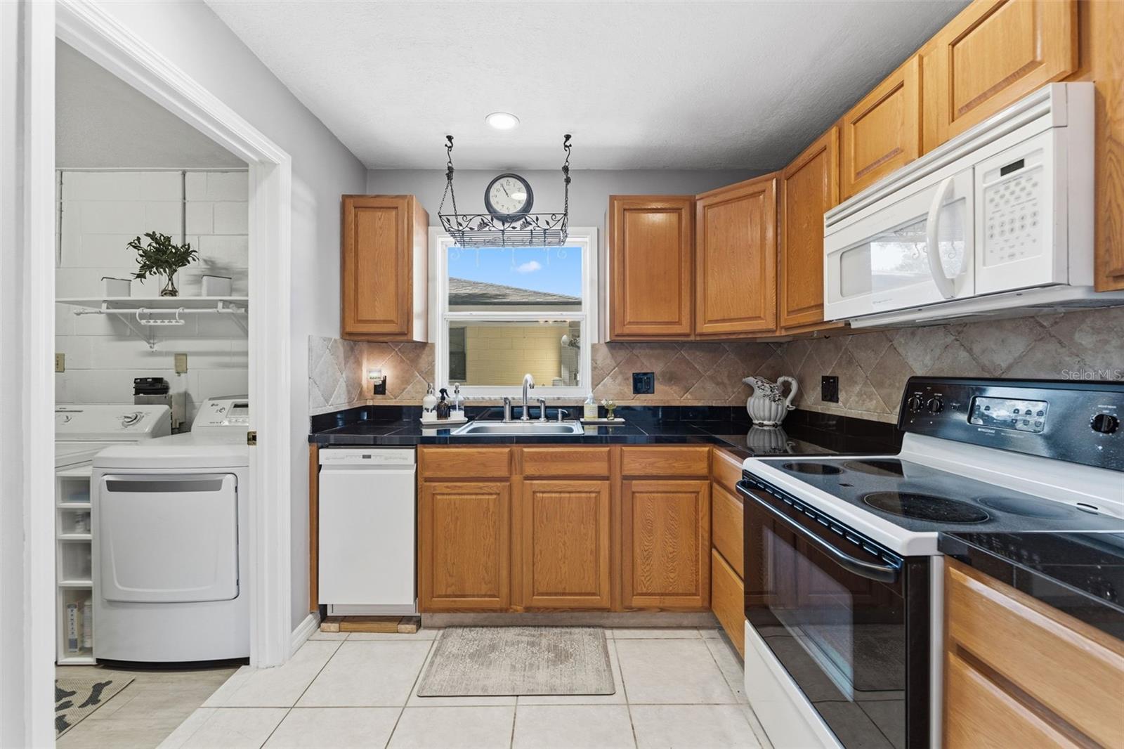 Image 19 of 39 For 6507 Los Altos Way