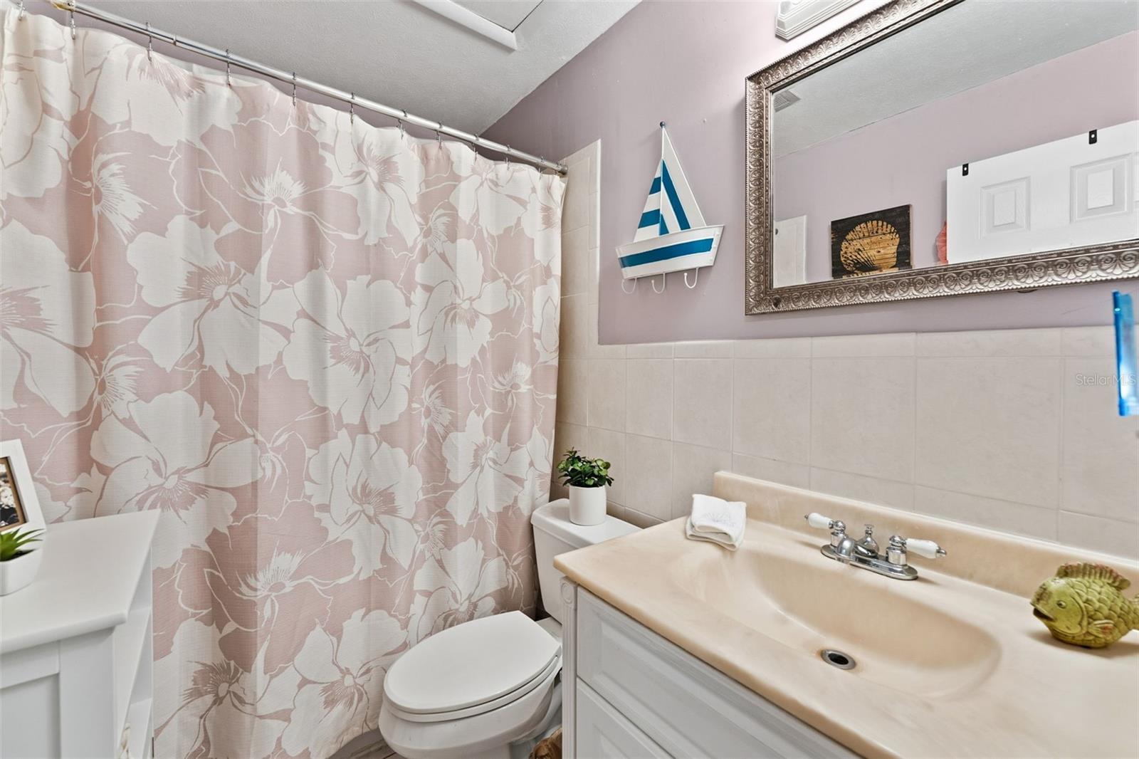 Image 21 of 39 For 6507 Los Altos Way