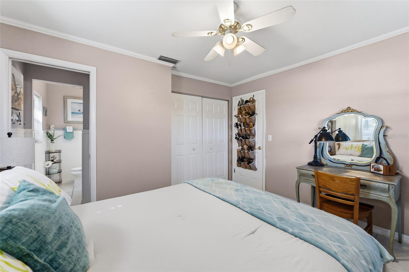 Image 23 of 39 For 6507 Los Altos Way