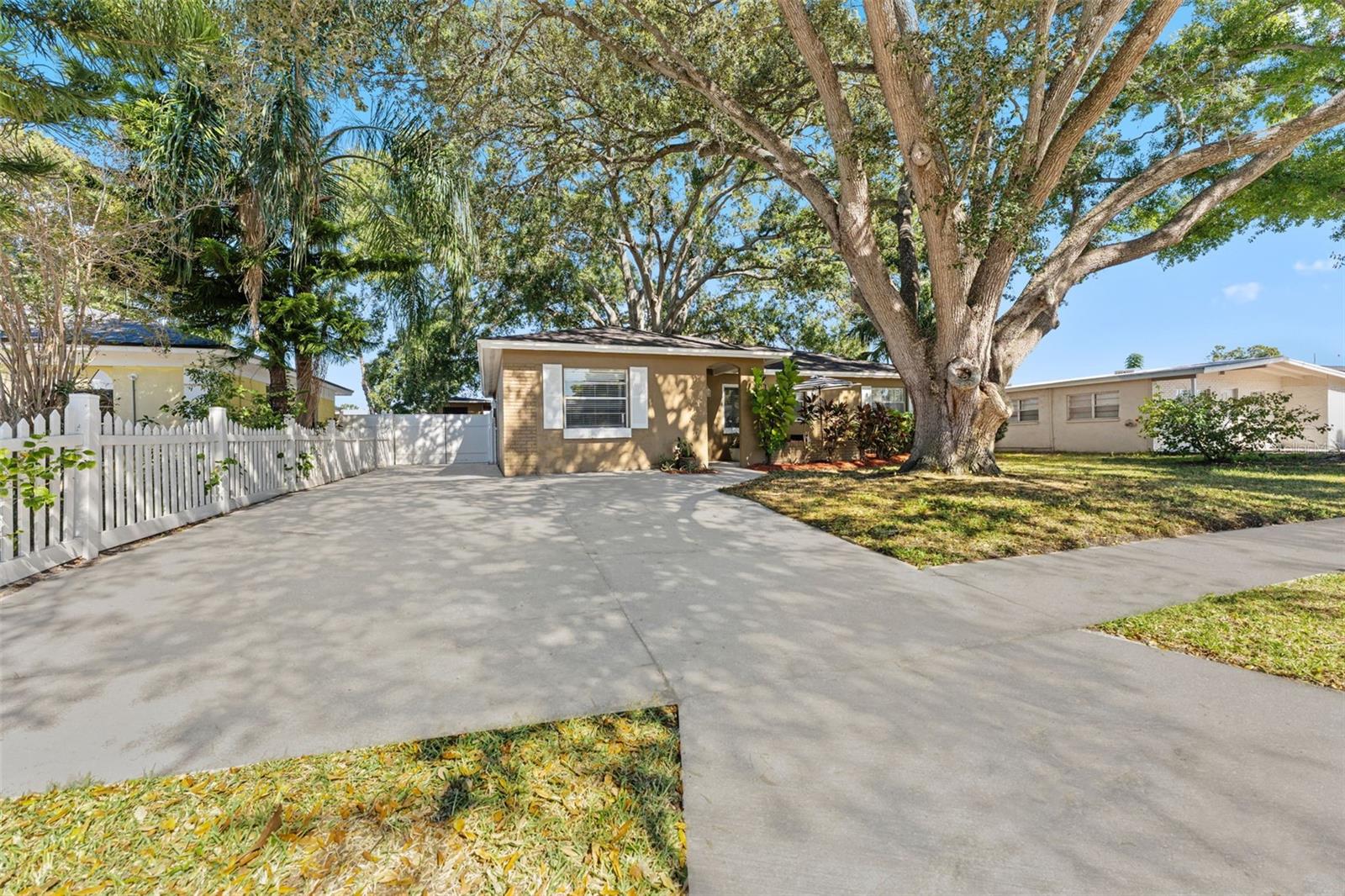 Image 3 of 39 For 6507 Los Altos Way