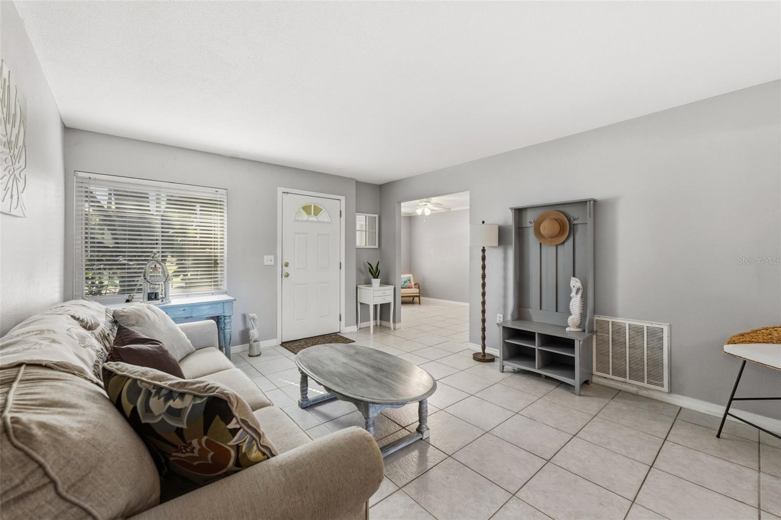 Image 6 of 39 For 6507 Los Altos Way