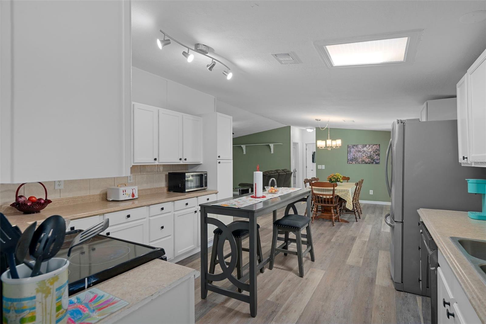 Image 18 of 49 For 4641 Slash Pine Avenue