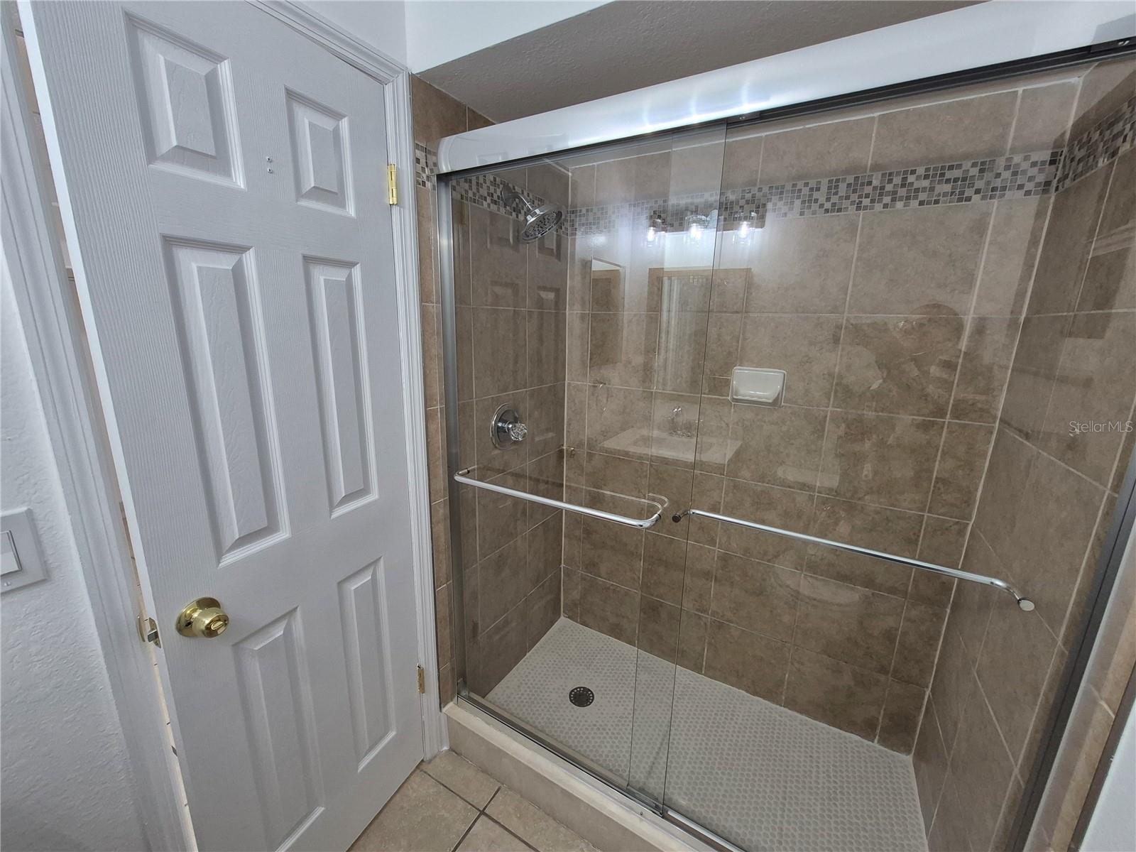 Image 25 of 43 For 2924 Ripplewood Drive