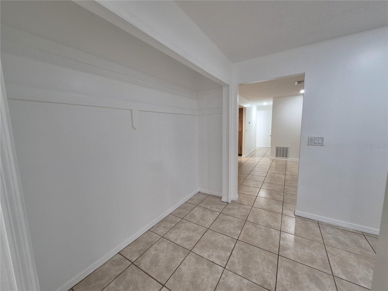 Image 4 of 43 For 2924 Ripplewood Drive