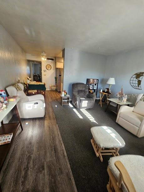 Image 3 of 8 For 4565 Duhme Road 207