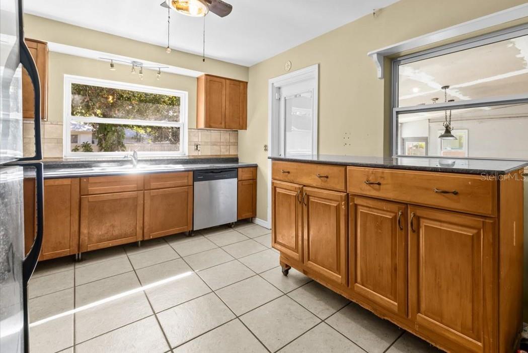 Image 10 of 41 For 6900 9th Avenue N